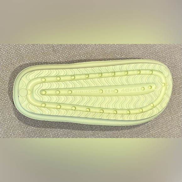 Women’s Soft Sole Indoor Platform Slippers - Picture 2 of 6